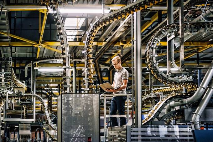 Na comparação anual, a indústria do bloco reduziu a produção em 7,2% em agosto