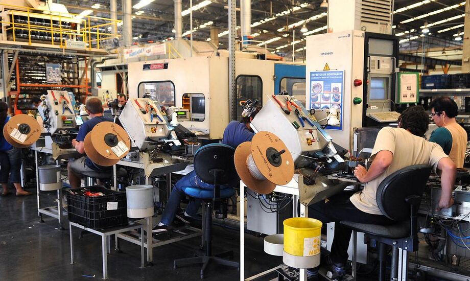 O consumo de bens nacionais aumentou 3,1% em agosto ante julho, enquanto o de importados avançou 9,8%.