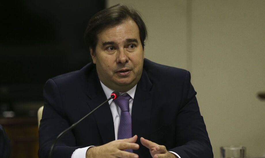 O presidente da Câmara também afirmou que os debates em relação à chamada PEC Emergencial não podem estar ligados ao novo programa de renda.