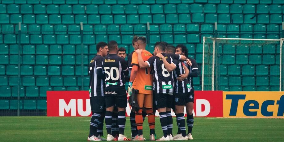 Com um surto de covid-19 no elenco e apenas 15 jogadores à disposição para a partida contra o Brasil de Pelotas, no sábado, pela 16ª rodada da Série B do Campeonato Brasileiro