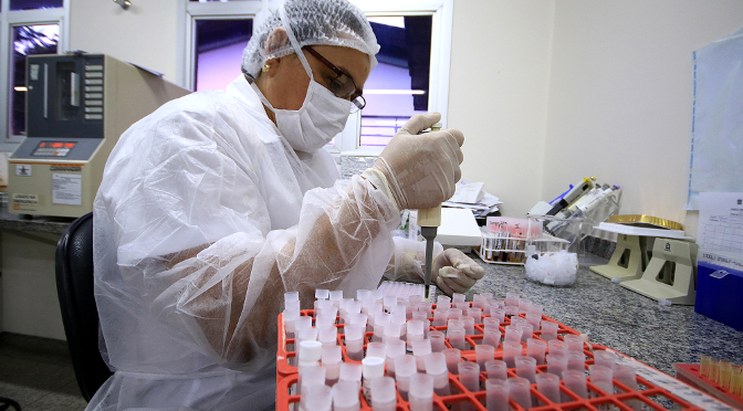 Lacen conta com com mais de 131 mil análises 'padrão ouro' na pandemia
