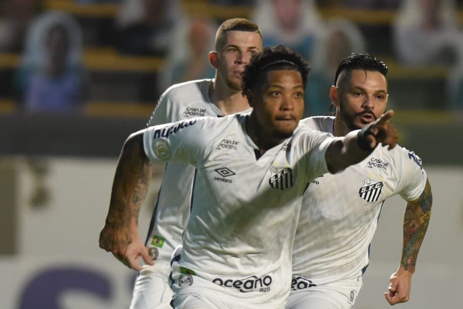 Marinho segue com desconforto e é dúvida para enfrentar o Grêmio
