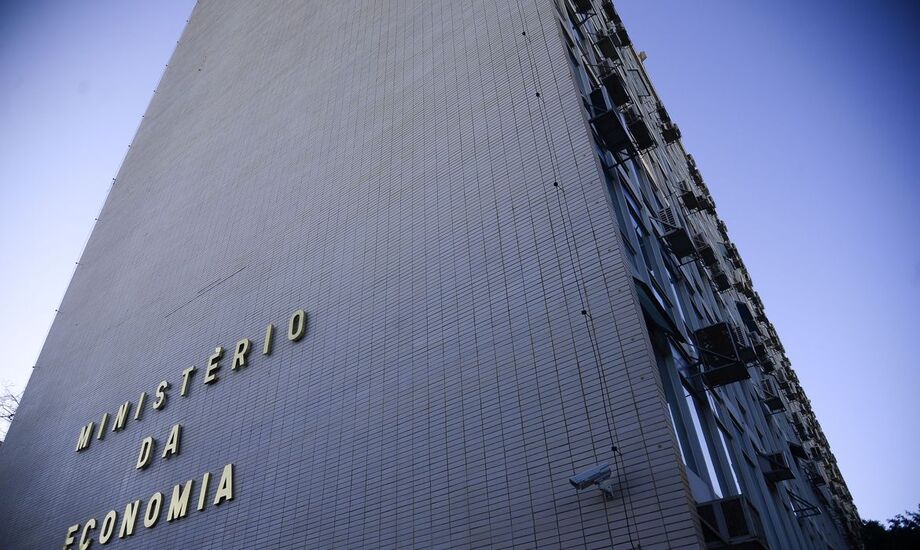 O recebível corresponde à receita que um lojista tem a receber com as vendas realizadas por meio de cartão de crédito ou de débito