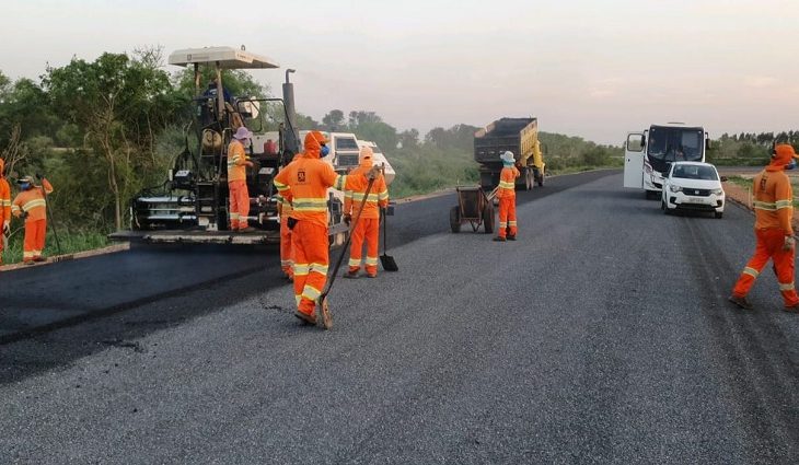 A pavimentação dos 7,19 quilômetros, entre a BR-267