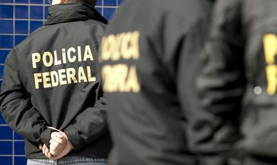 A Polícia Federal e a Receita deflagram na manhã desta quinta, 22, a Operação Triuno para investigar suposto pagamento de cerca de R$ 5 milhões em propina a três auditores federais e um estadual