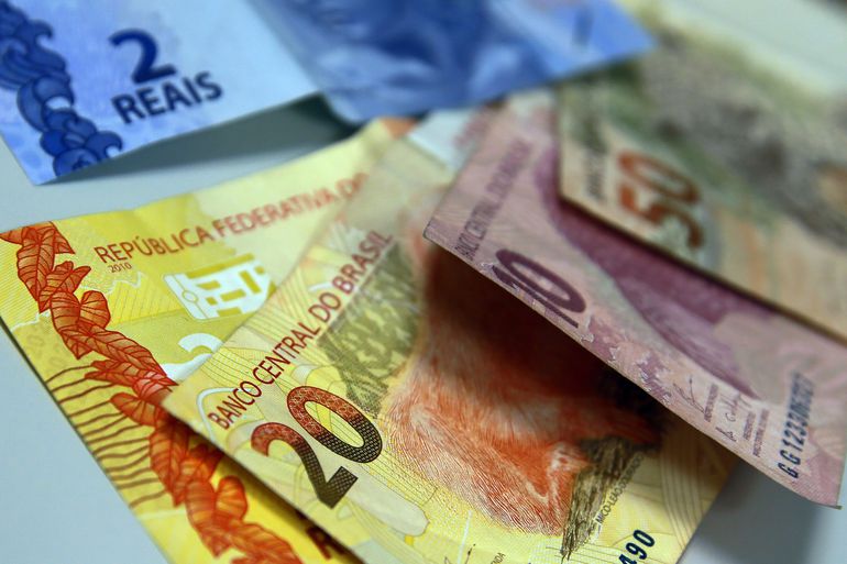 Em Mato Grosso do Sul, mais de 105 mil contratos foram firmados e todos devem ser impactados com uma redução no salário extra