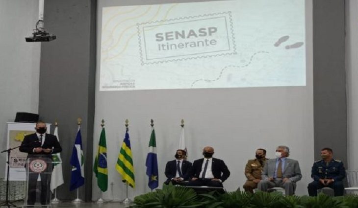 A solenidade de abertura do evento aconteceu na tarde hoje na Academia Conde dos Arcos da Polícia Militar de Goiás