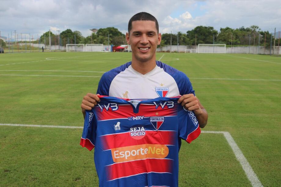 Atacante, Tiago Orobó