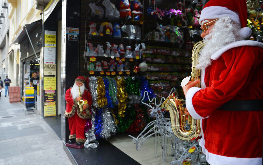 Comercio já está sendo decorado para o Natal