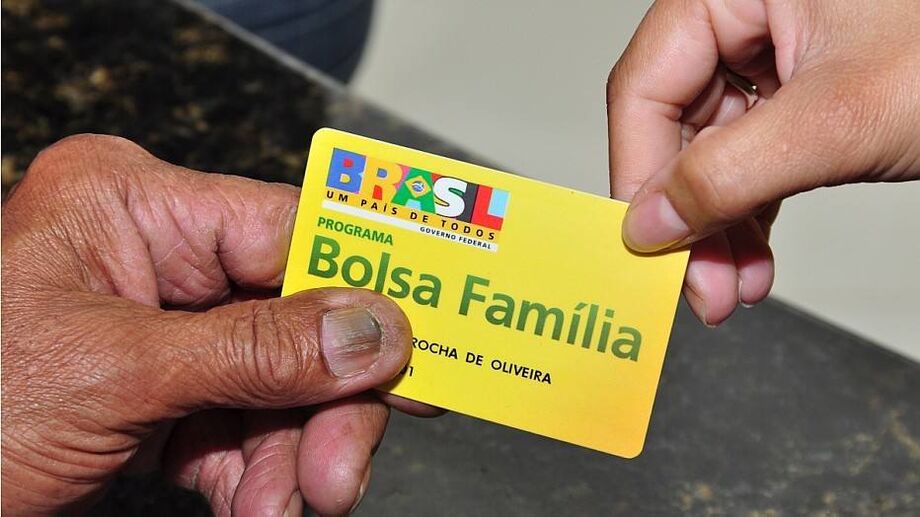 Funchal: Com folga do teto de 2022, é possível fazer Bolsa Família de R$ 300