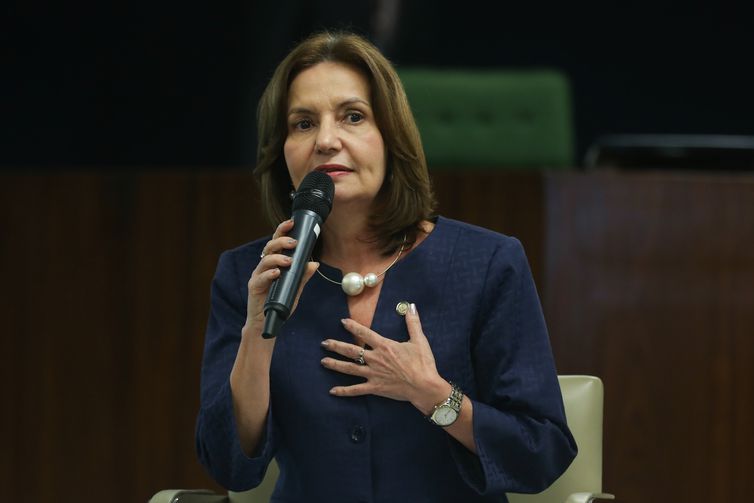 Minha relação é sempre republicana.