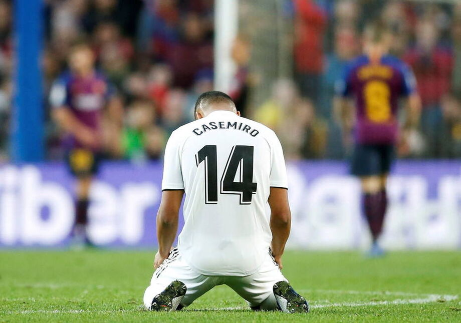 Casemiro isenta Lopetegui por goleada sofrida para o Barcelona