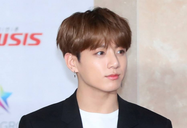 O cantor Jeon Jungkook, do BTS, superou outros quatro artistas na disputa pelo título
