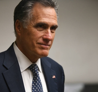 Senador Mitt Romney