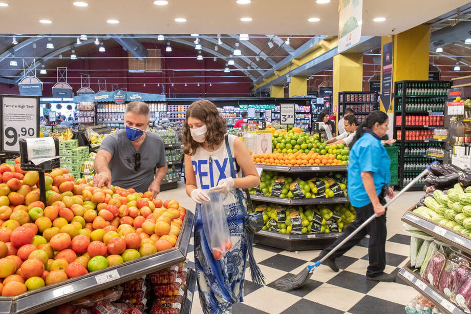 Supermercados em Campo Grande poderão ficar abertos no próximo feriado do dia 15