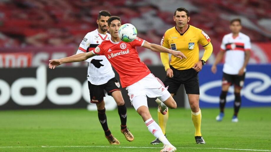 Internacional bateu o Atlético-GO no Beira-Rio