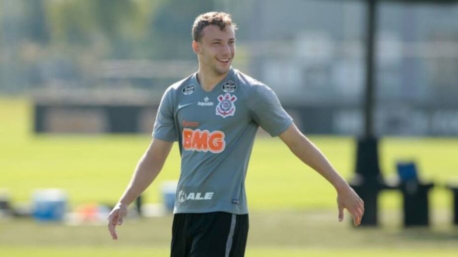 Carlos Augusto se despede do Corinthians