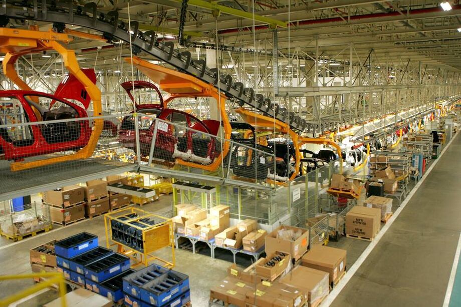 Foram fabricados 223,8 mil carros de passeio e utilitários leves, como picapes e vans, uma alta de 7,2% frente a setembro