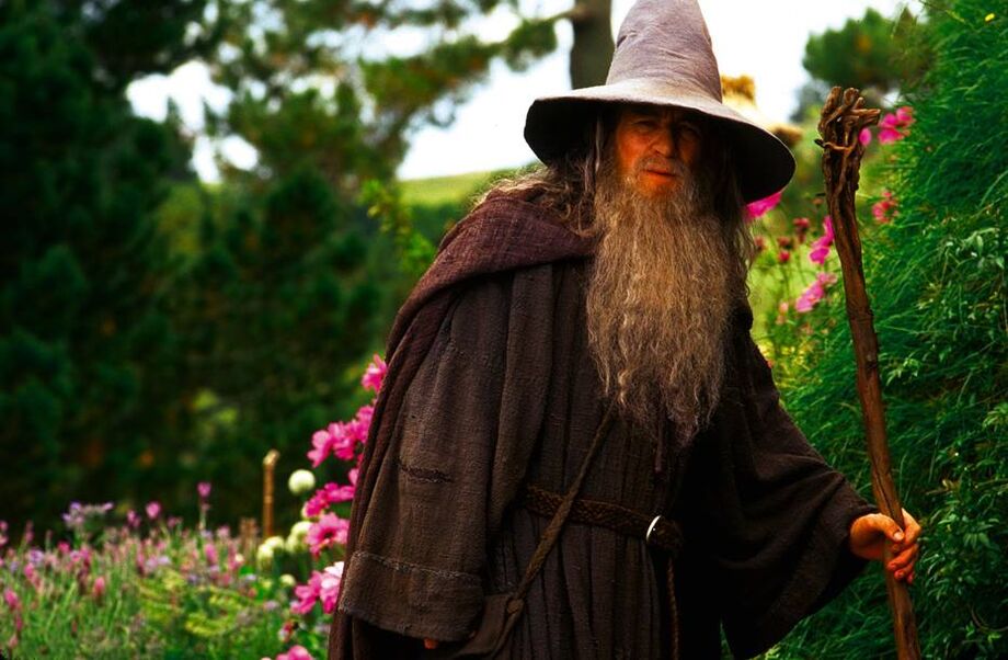 Ian McKellen é o mago Gandalf nas adaptações de 'O Senhor dos Anéis'