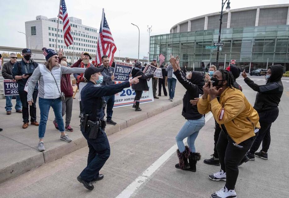 Manifestantes que pediam para que todo voto conte se reuniram em Minneapolis, Seattle, Phoenix, Filadélfia, Nova York e Portland