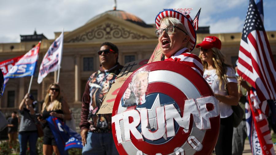 Apoiadores do presidente Donald Trump protestam no Arizona contra a vitória de Joe Biden