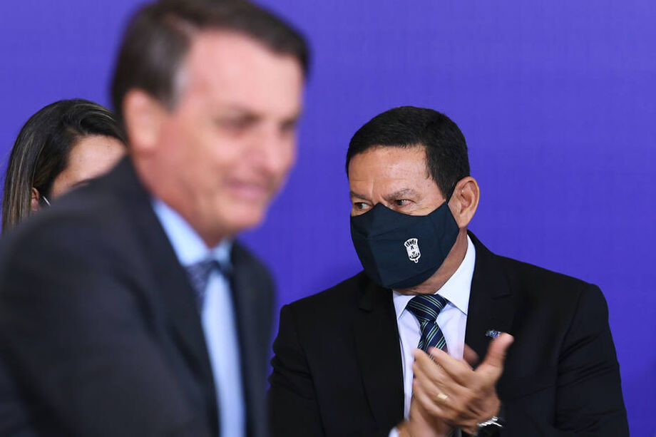 Mourão admite que relação com Bolsonaro 'não é simples', mas promete lealdade