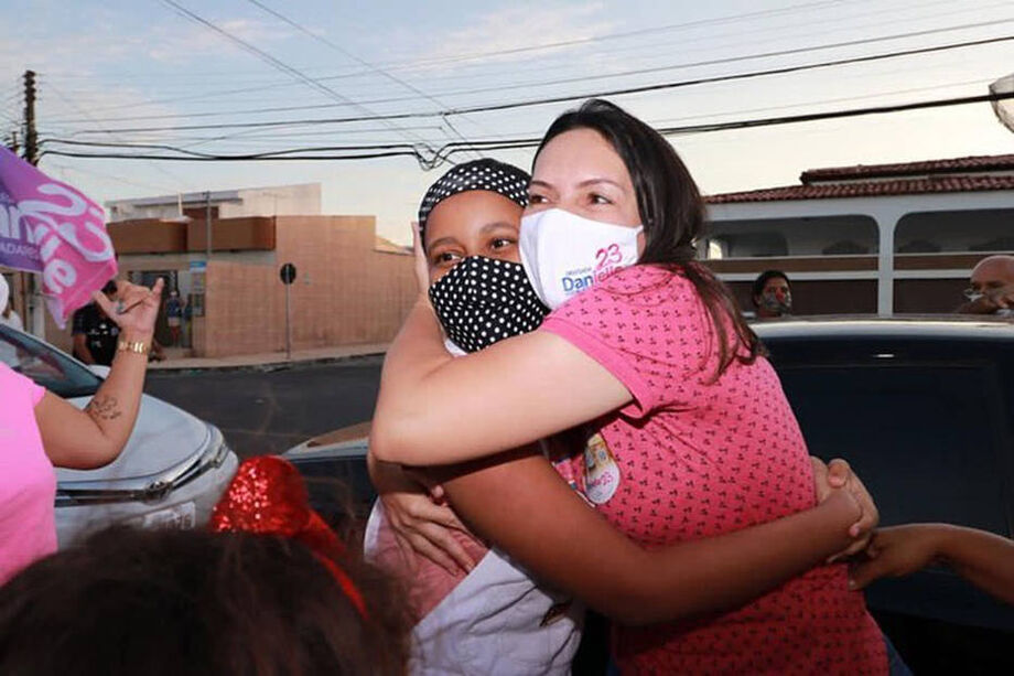 Delegada da Polícia Civil, Danielle Garcia (Cidadania) participa pela primeira vez de uma campanha eleitoral e aparece em segundo lugar na intenção de votos em Aracaju