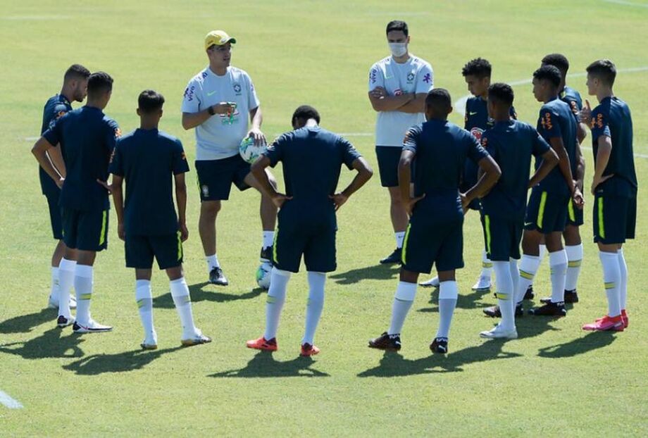 Seleção brasileira sub-17 stá em período de treinamento na cidade de Itu, interior de São Paulo