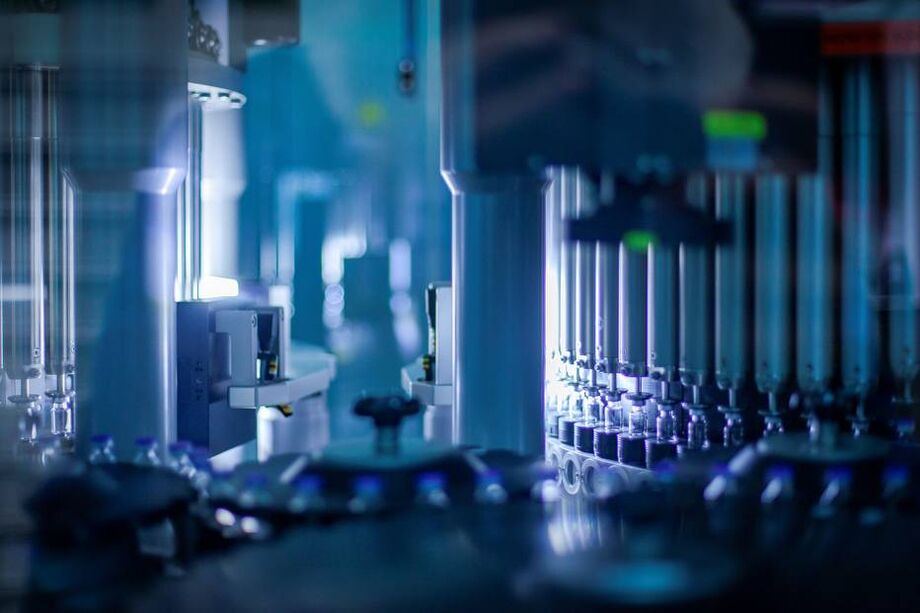 Os Estados Unidos comprou 100 milhões de doses antecipadamente