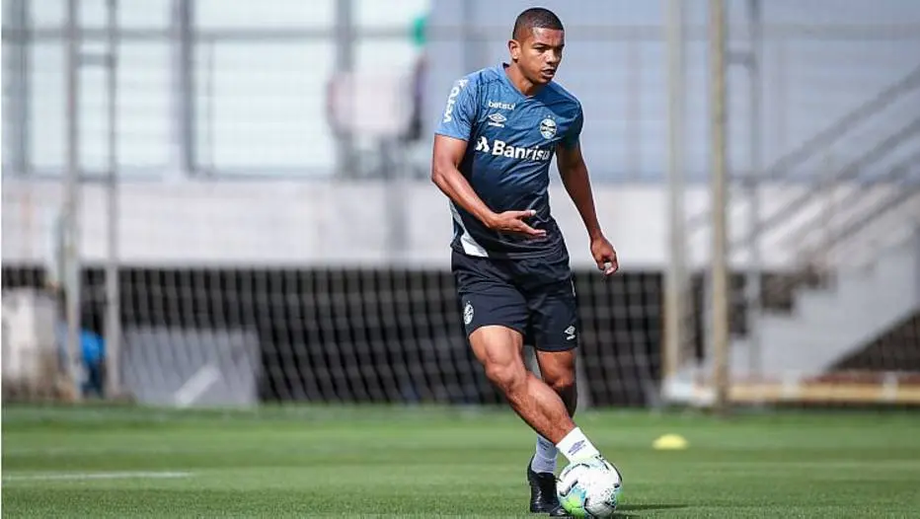 David Braz deve ser titular do Grêmio
