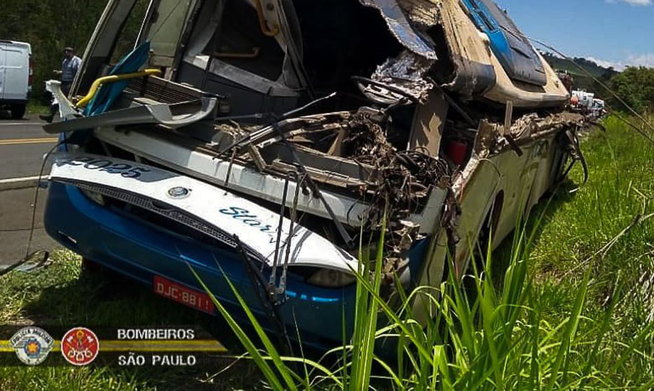 Os 15 sobreviventes foram socorridos após o acidente na rodovia SP-249 e levados a hospitais do interior do estado