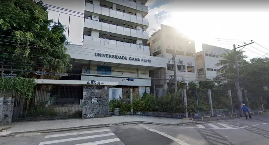 Incêndio atingiu prédio da Universidade Gama Filho, que foi descredenciada pelo Ministério da Educação em 2014