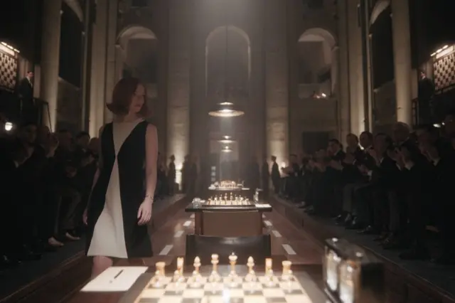 'O Gambito da Rainha': Figurino de Beth Harmon, interpretada por Anya Taylor-Joy, foi criado por Gabriele Binder