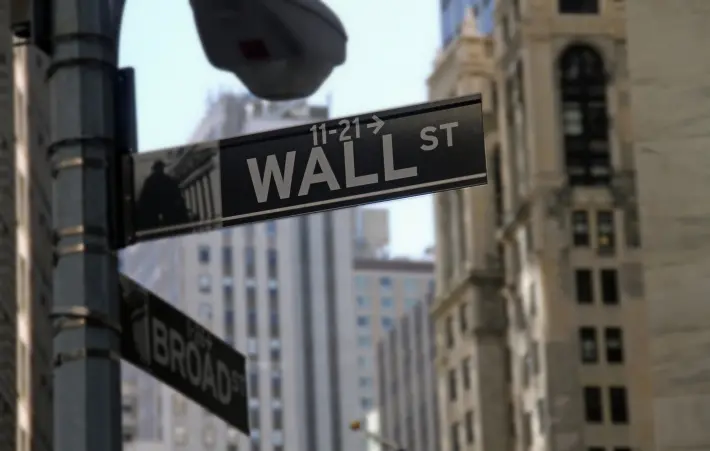 O índice Dow Jones encerrou o pregão com ganho de 1,12%, aos 29.591,86 pontos