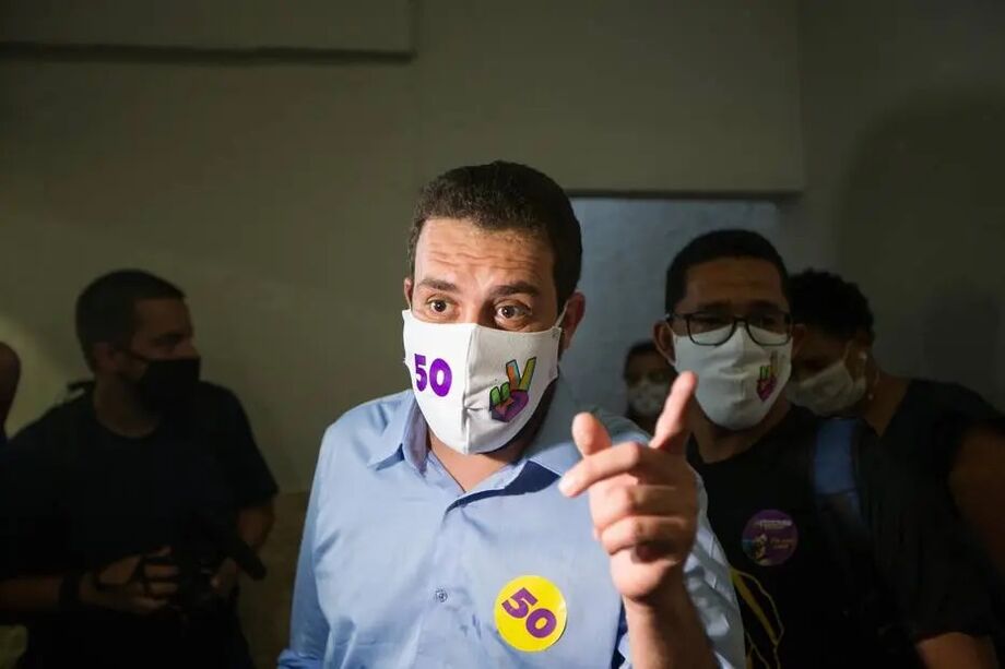 Guilherme Boulos fez campanha em Itaquera, na zona lleste de São Paulo