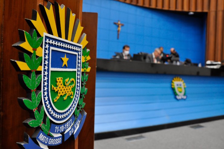 Também deve ser apreciado o Projeto de Lei 105/2020, de autoria do deputado Evander Vendramini (PP), que assegura o direito a acompanhante ou a atendente pessoal nos hospitais públicos e privados