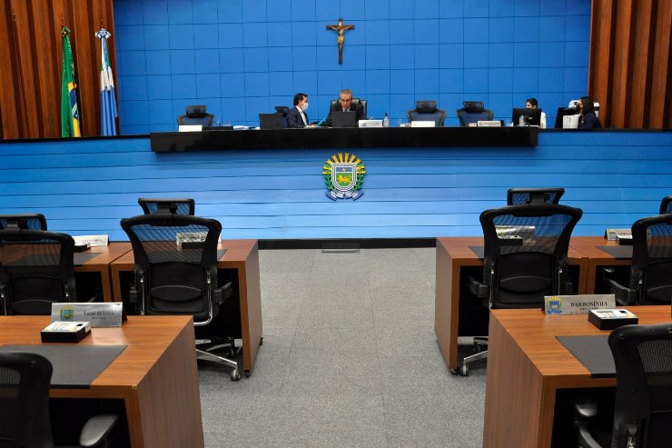 Foram aprovados três projetos de autoria do Executivo