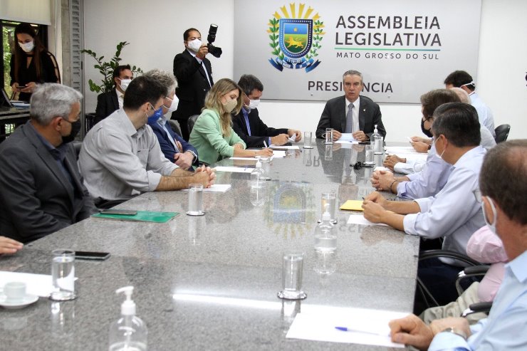 Na reunião foram debatidas propostas dos setores econômicos e projetos do Governo do Estado