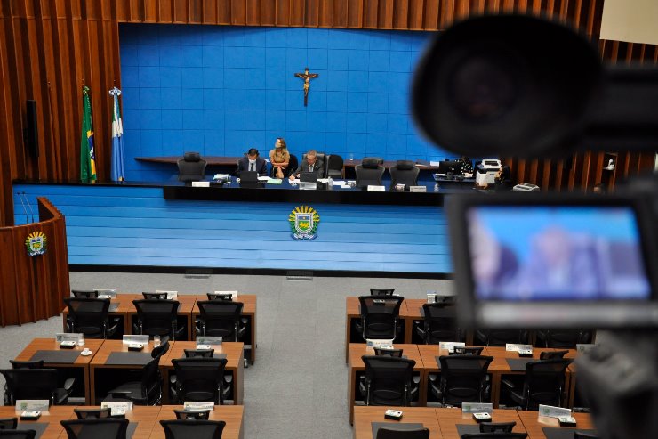Os deputados estaduais devem votar quatro projetos nesta terça-feira (24)