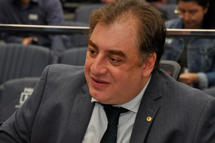 Autor da proposta é Neno Razuk (PTB)