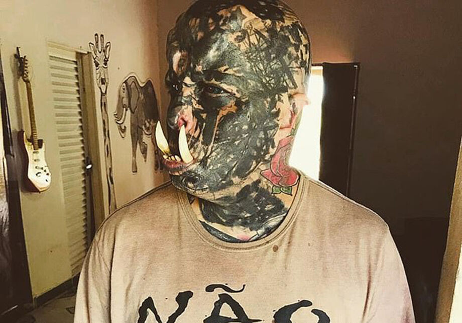 A semelhança é tanta, que o tatuador já está tendo um reconhecimento internacional, e recentemente concedeu uma entrevista ao jornal britânico Daily Mail