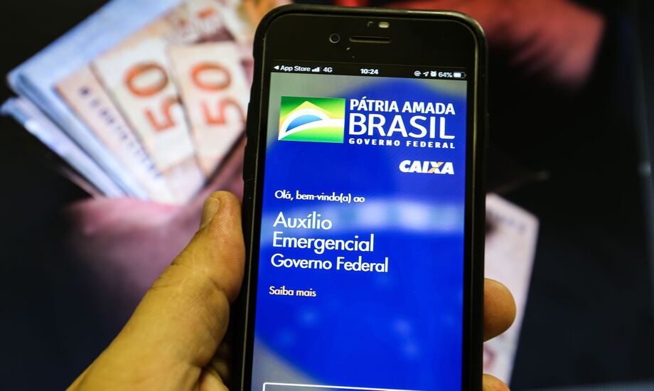 Por meio do aplicativo Caixa Tem o beneficiário pode consultar o saldo disponível em poupança digital
