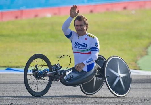 Zanardi, de 54 anos, sofreu graves traumas faciais e cranianos em um acidente