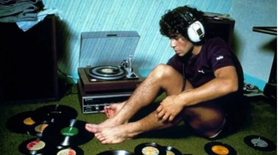 Maradona costumava ouvir discos em casa que hoje virou museu dedicado a ele