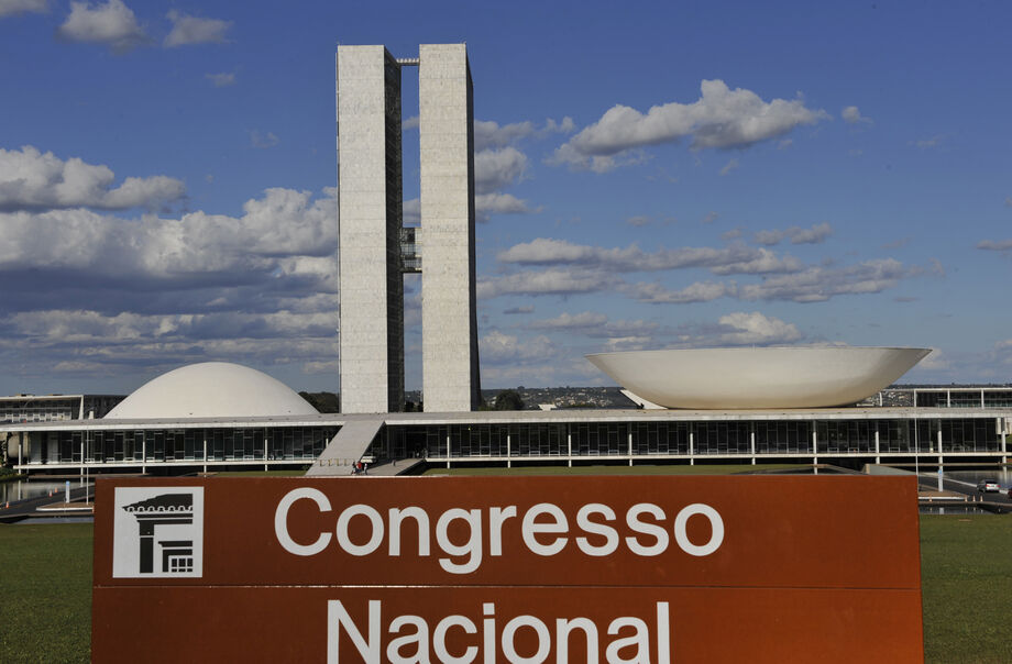 Deputados e senadores aprovaram o PLN 18 que muda a Lei de Diretrizes Orçamentárias (LDO)