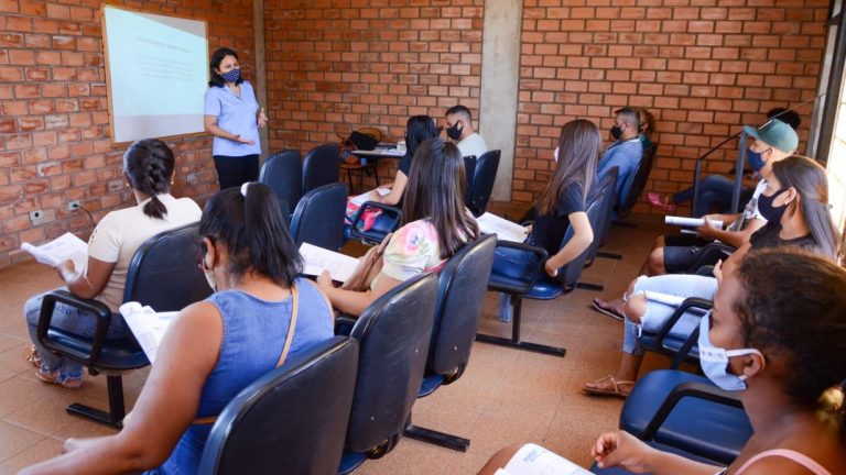 Prefeitura leva curso de finanças para comerciantes das Moreninhas