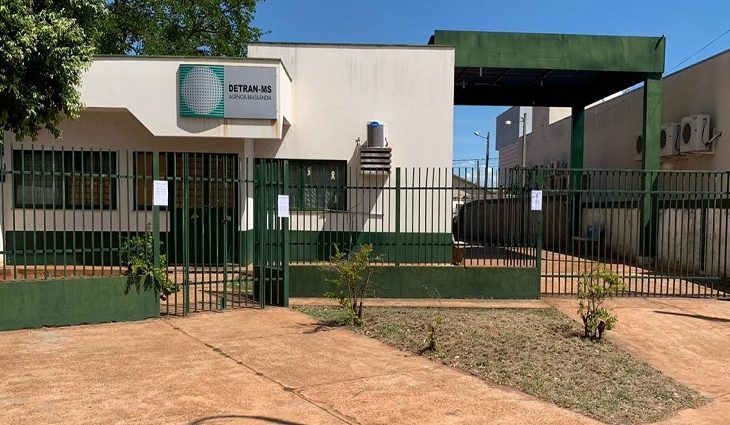O Detran-MS (Departamento Estadual de Trânsito de Mato Grosso do Sul) suspendeu a partir de hoje os atendimentos nas agências de Brasilândia e Bataguassu, no interior do Estado