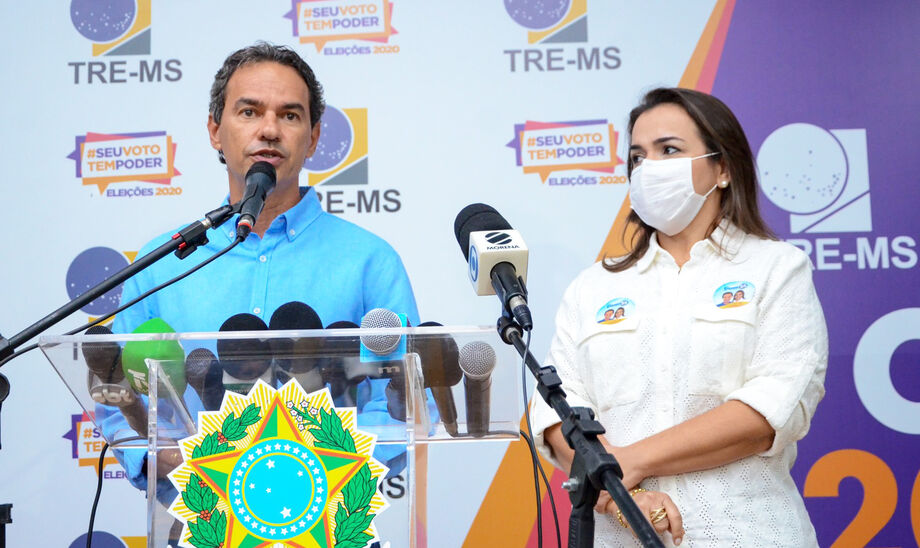 O prefeito Marquinhos Trad (PSD) e a vice Adriana Lopes