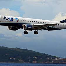 Azul antecipa fim de acordo de redução de jornada com aeronautas