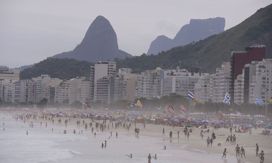 Rio tem primeiro sábado de permanência liberada nas praias